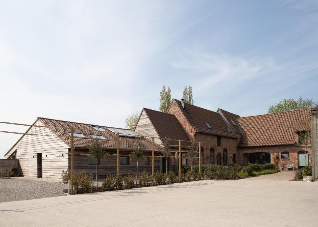 Landelijk Vakantiehuis In Diksmuide Met Een Tuin En Vijver Eksteriør billede