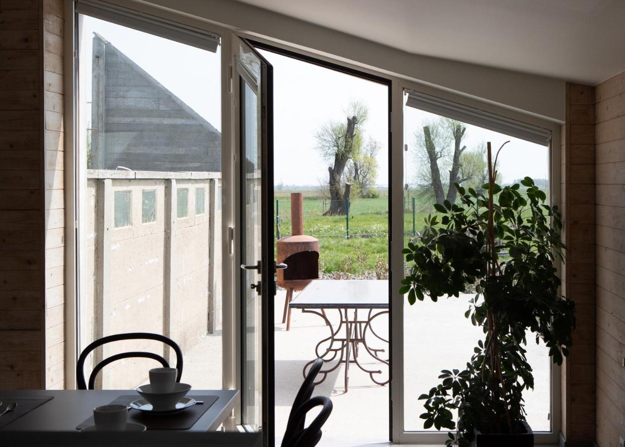 Landelijk Vakantiehuis In Diksmuide Met Een Tuin En Vijver Eksteriør billede