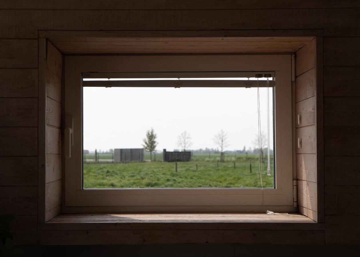 Landelijk Vakantiehuis In Diksmuide Met Een Tuin En Vijver Eksteriør billede