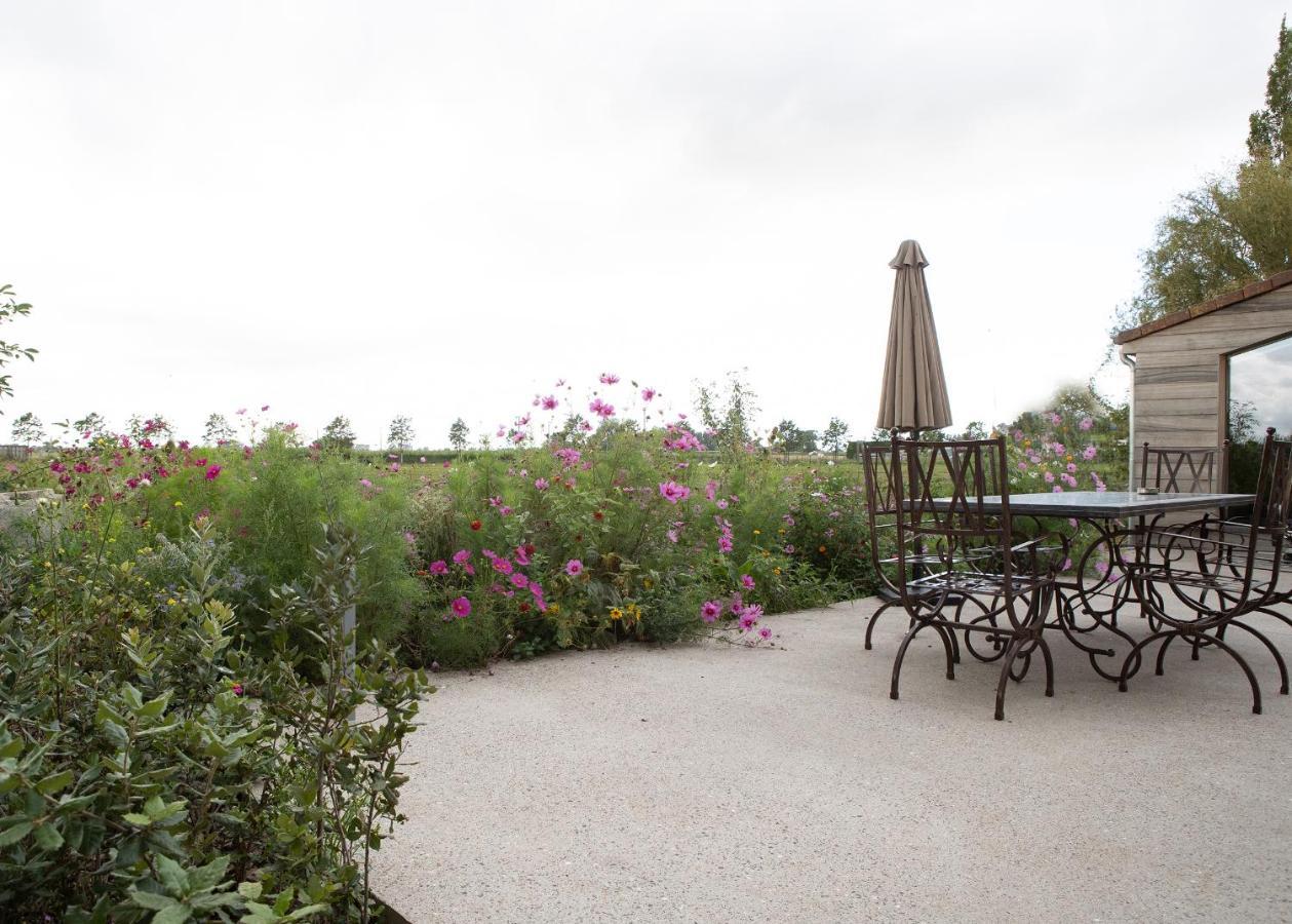 Landelijk Vakantiehuis In Diksmuide Met Een Tuin En Vijver Eksteriør billede