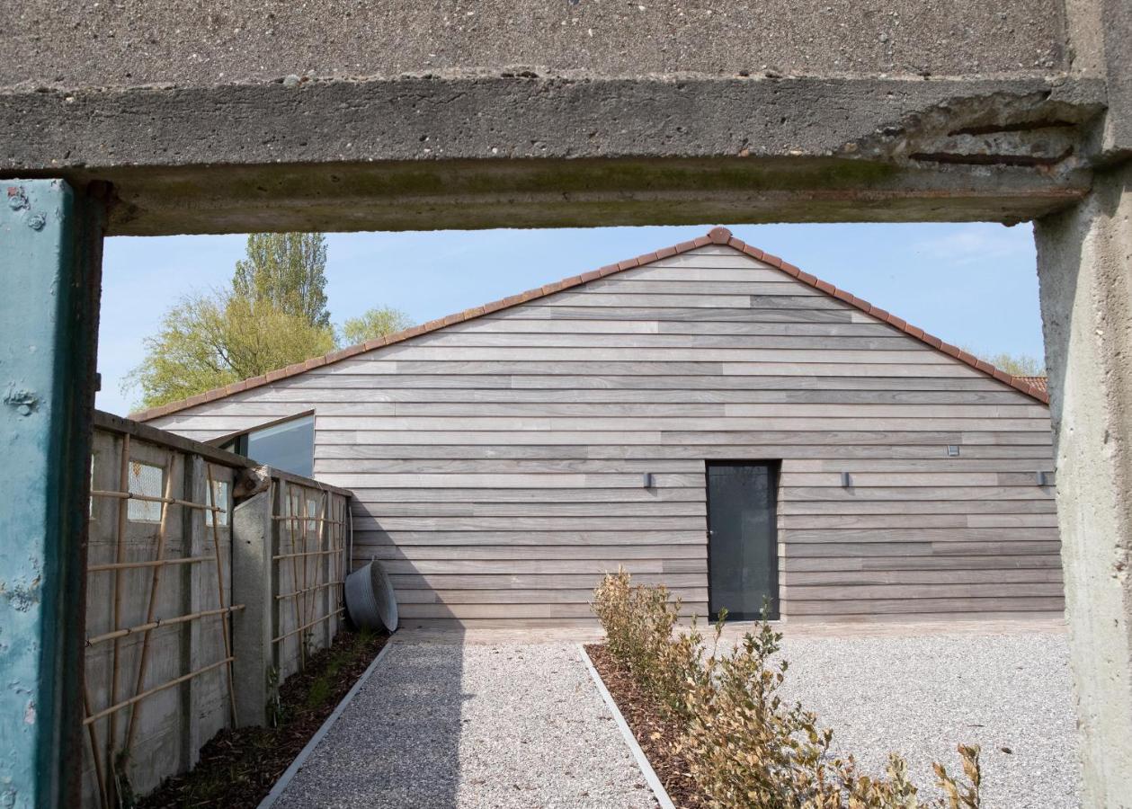 Landelijk Vakantiehuis In Diksmuide Met Een Tuin En Vijver Eksteriør billede